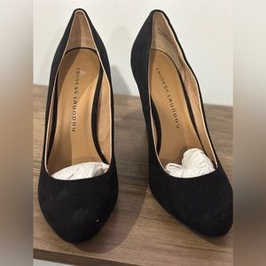 Black suede pump